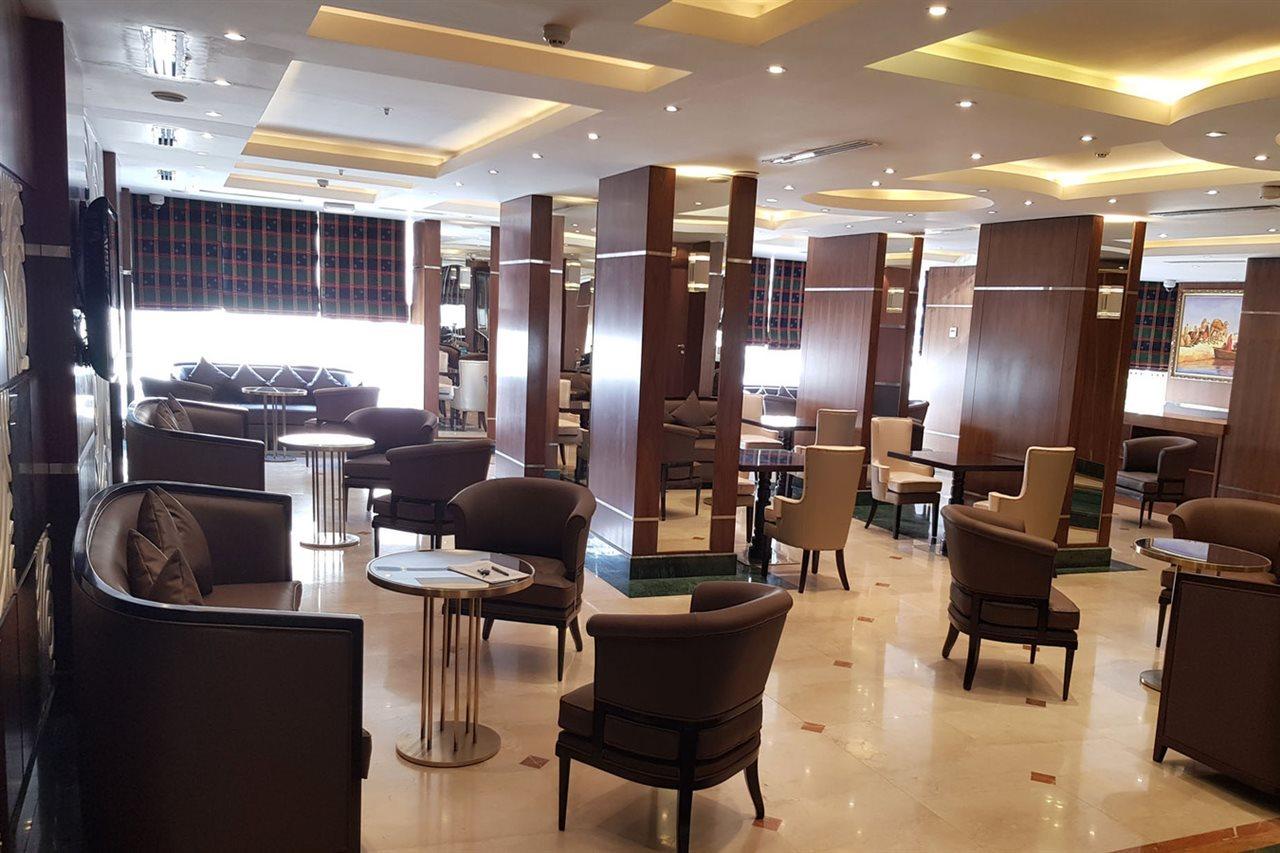 Al Muntazah Plaza Hotel Доха Экстерьер фото
