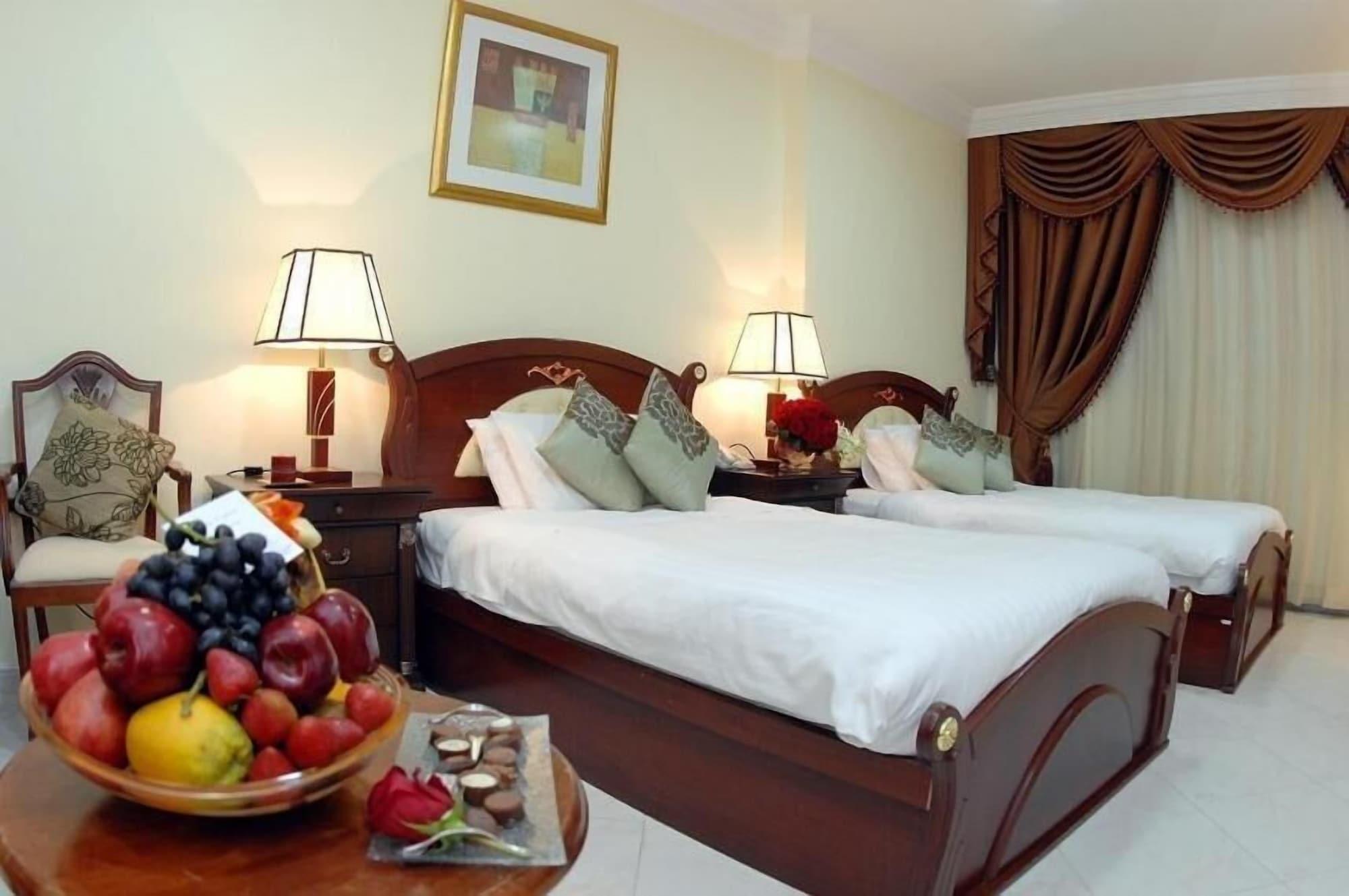 Al Muntazah Plaza Hotel Доха Экстерьер фото