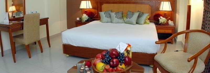 Al Muntazah Plaza Hotel Доха Экстерьер фото