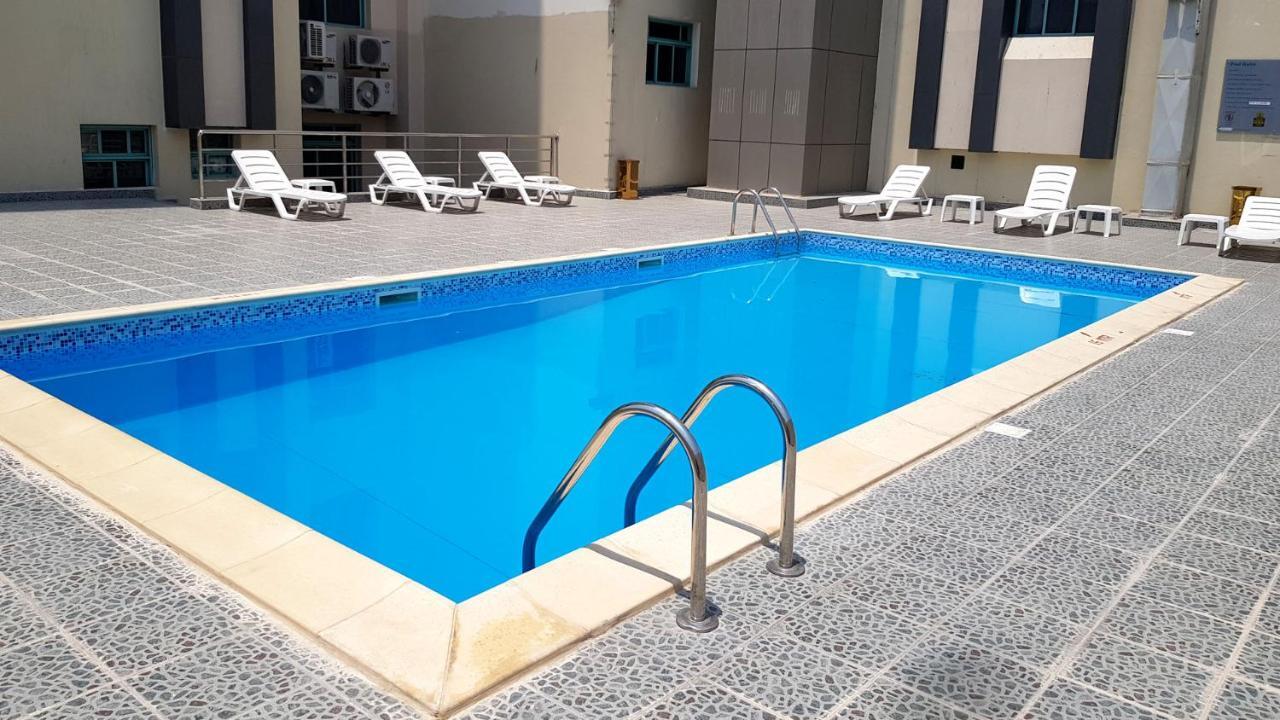 Al Muntazah Plaza Hotel Доха Экстерьер фото