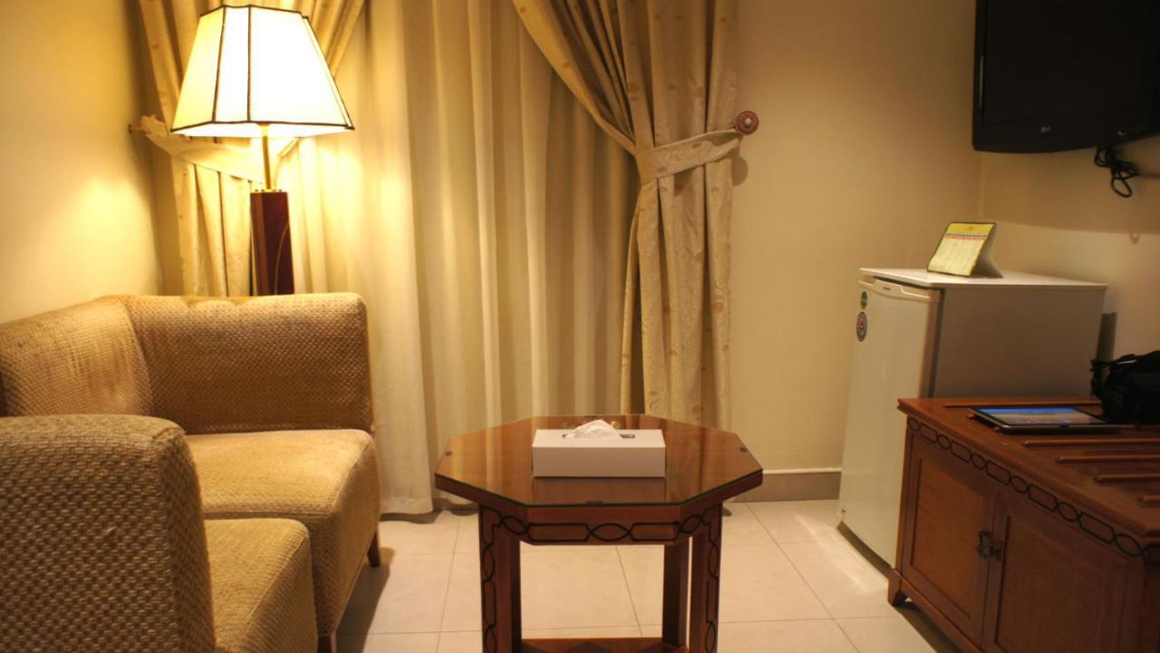 Al Muntazah Plaza Hotel Доха Экстерьер фото