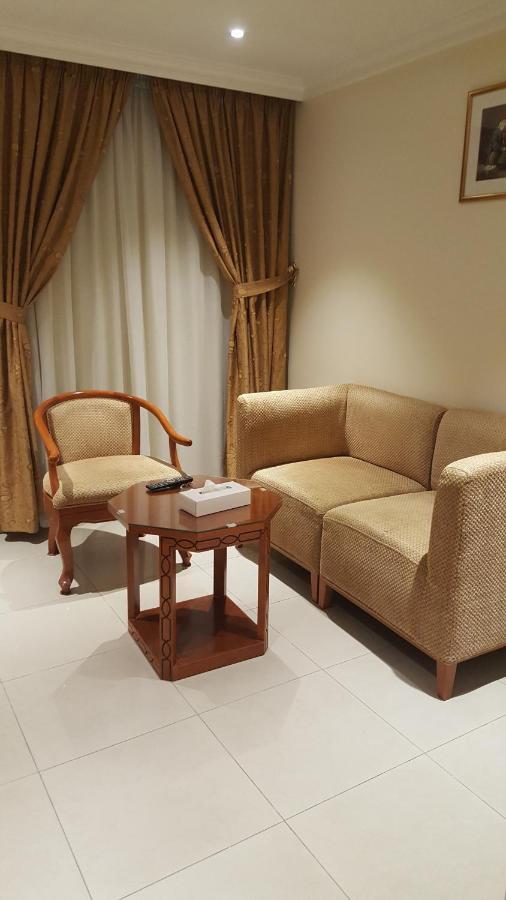 Al Muntazah Plaza Hotel Доха Экстерьер фото