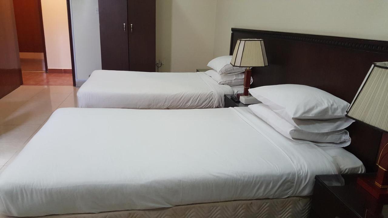 Al Muntazah Plaza Hotel Доха Экстерьер фото