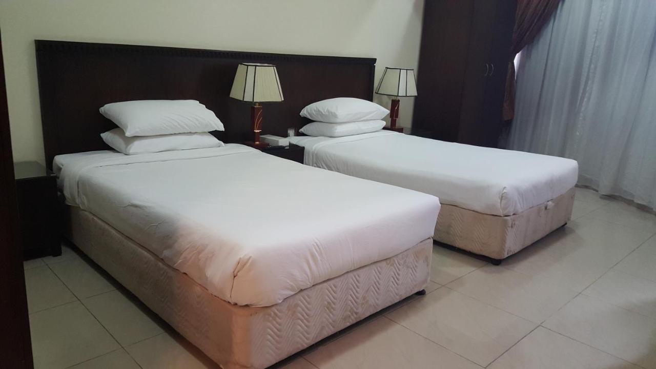 Al Muntazah Plaza Hotel Доха Экстерьер фото